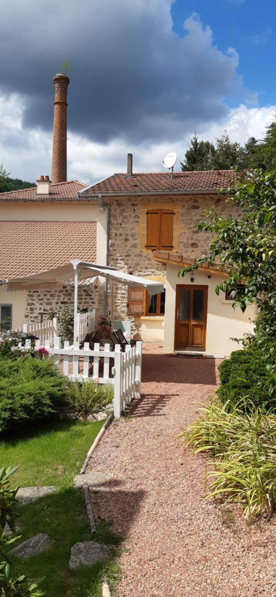 Joli Gite Rural Dans Un Havre De Paix Saint-Bonnet-le-Troncy Exteriör bild